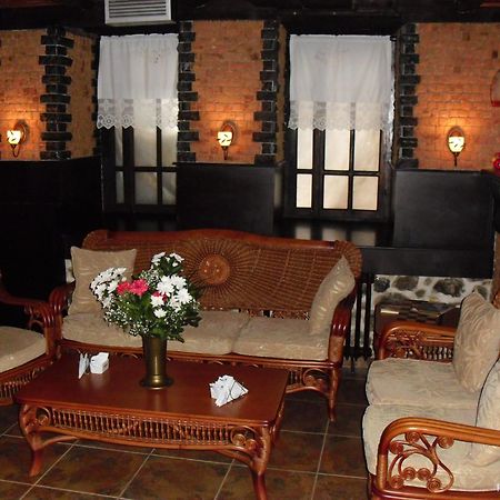 Guest House Bujtina Leon Κορυτσά Εξωτερικό φωτογραφία