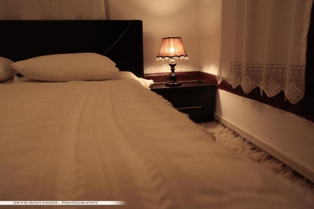 Guest House Bujtina Leon Κορυτσά Δωμάτιο φωτογραφία